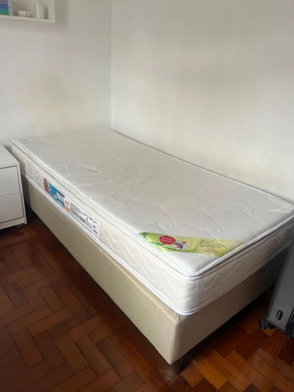 Vendo cama Box Solteiro extremamente nova!  - Foto 4