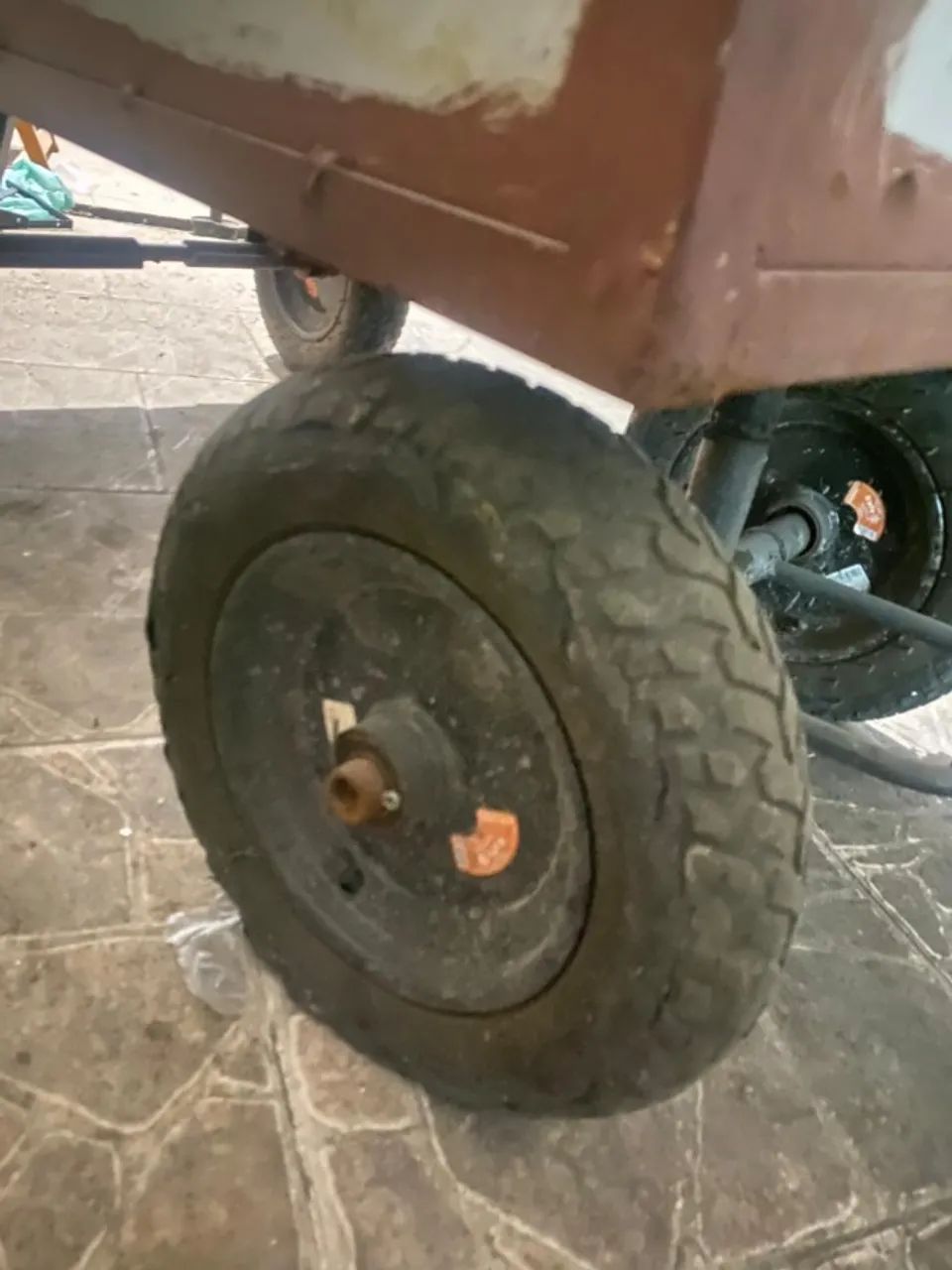 Carrinho de Mão Fechado - Foto 2