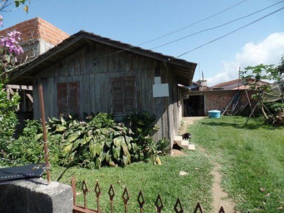 Terreno com casa em Perequê - Porto Belo