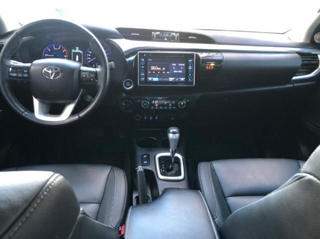 Toyota Hilux SRX 4P - Foto 8