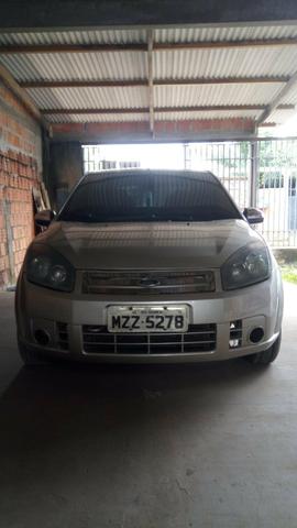 Vendo Ford Fiesta sedan 2007/2008