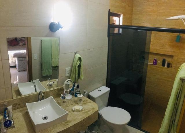 Allmeida Vende Bela Casa no Condomínio Mansões Entre Lagos - Foto 11