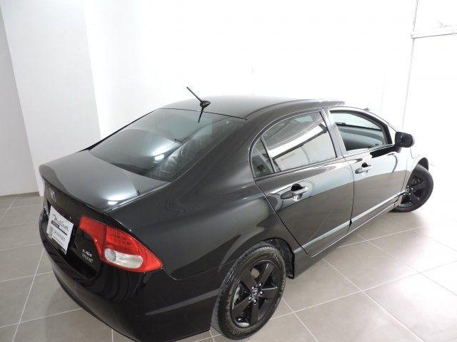 Civic Sedan LXS 1.8/1.8 Flex 16V Mec. 4p - Foto 3