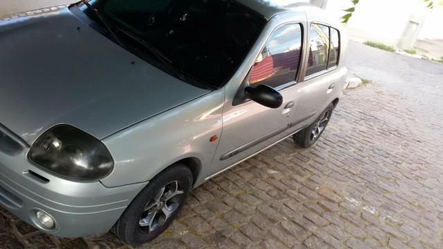 Clio - Foto 3