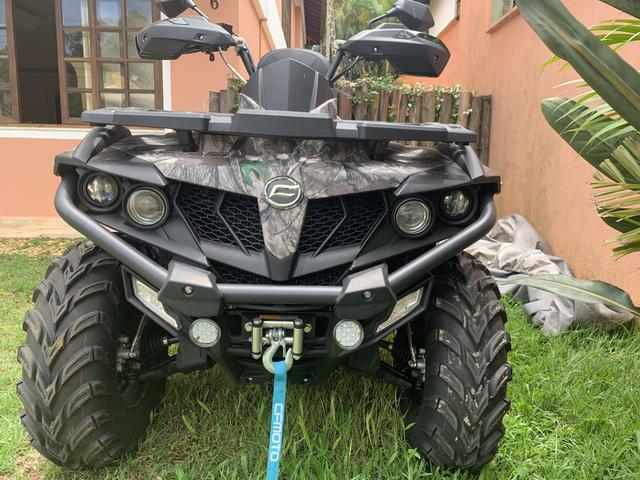 Quadriciclo CFORCE 550cc 4x4 aut. 2018
