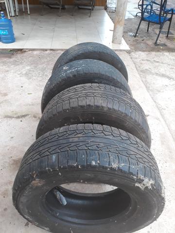 Pneu 265/65/17 troco
