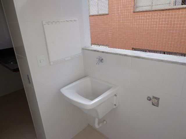 Apartamento com aproximadamente 72,80 m² com sala para 2 ambientes, 03 quartos sendo 01 su - Foto 8