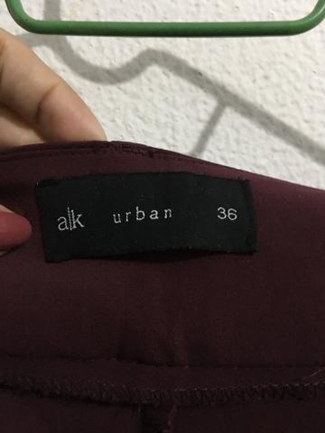 Calça flare RIACHUELO cor vinho tam 36 - Foto 3