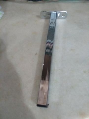 Pé de sofá cromado , modelo T