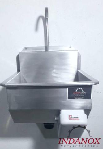 Lavatório assepsia mãos e antebraço cozinhas industriais açougues frigorificos