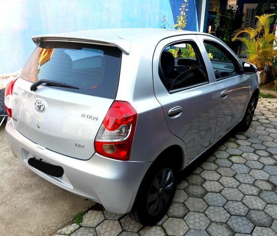 Vendo Toyota Etios 2016 - Foto 2