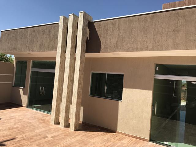Linda casa de 3 quartos sendo 1 suite no Setor de Mansões de Sobradinho