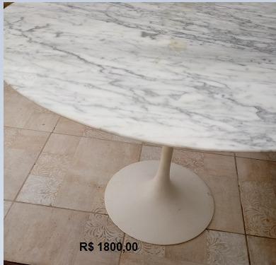 Mesa saarinen redonda