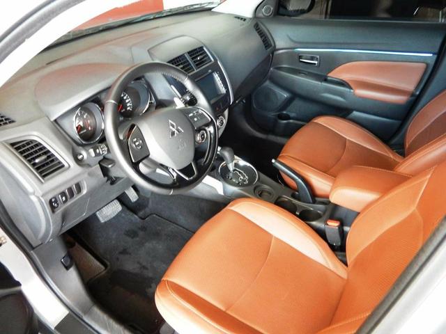 Vendo Mitsubishi ASX com apenas 32 mil km rodados carro impecável - Foto 2