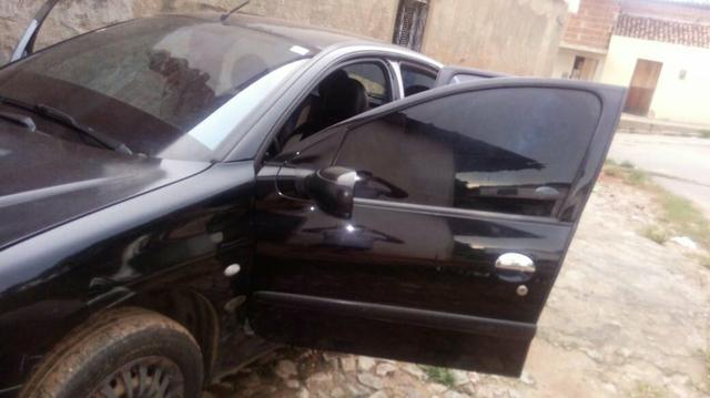 Carro peugeot ano 2002