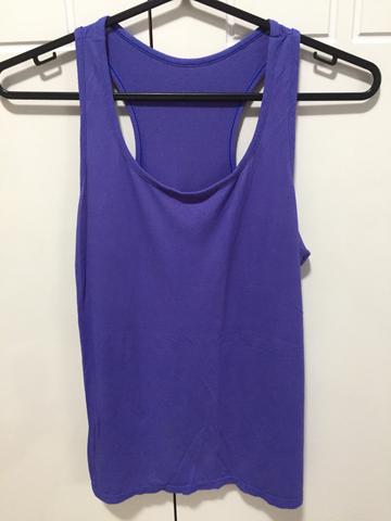 Lote 3 blusas de academia tamanho P! - Foto 2