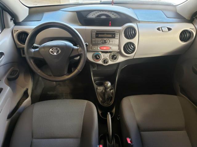 Toyota Etios X 1.3 HB completíssimo, impecavel - Foto 6