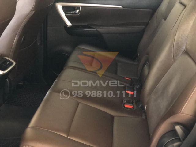 TOYOTA HILUX SW4 2.8 SRX 4X4 7 LUGARES 16V TURBO INTERCOOLER DIESEL 4P AUTOMÁTICO - Foto 9