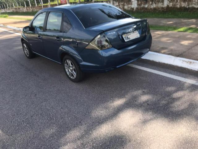 Carro impecável