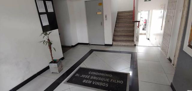 Vendo apartamento na José Brusque perto de tudo!! - Foto 3