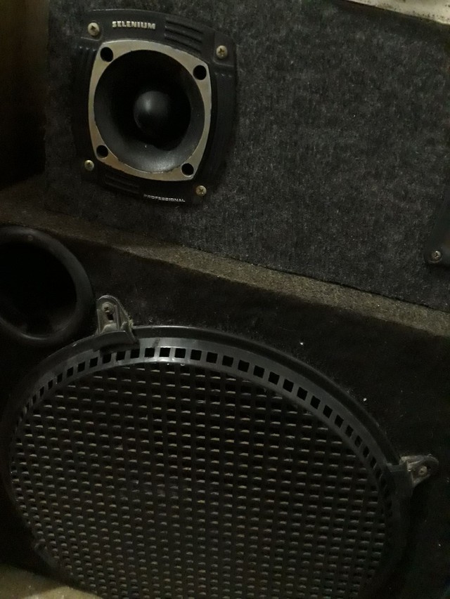 Vendo caixa de som amplificado com a fonte - Foto 2