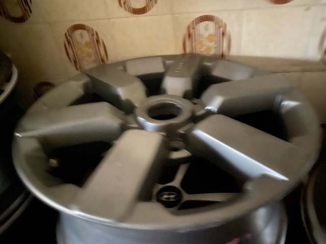 Roda Troller aro 17 original unidade valor mínimo 