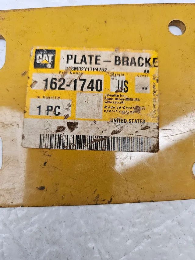 Escavadeira 320c placa suporte novo original 1621740 - Foto 2