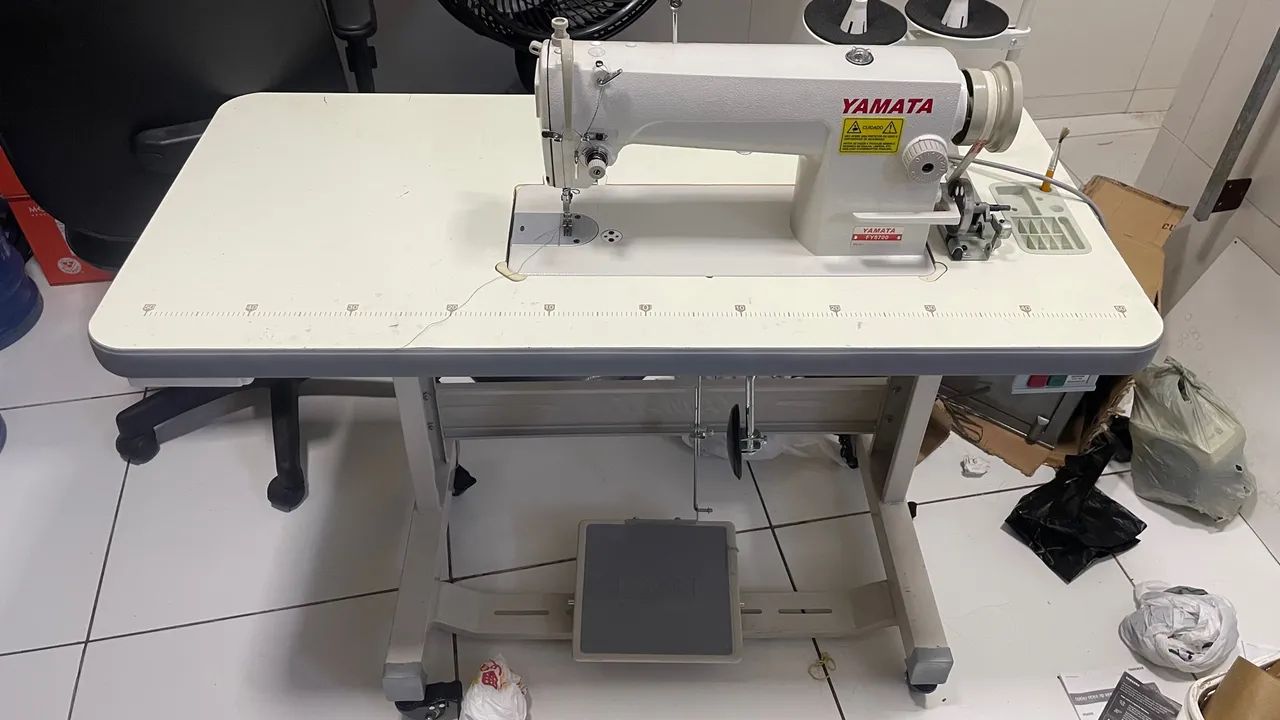 Máquina de Costura Reta Industrial Nova