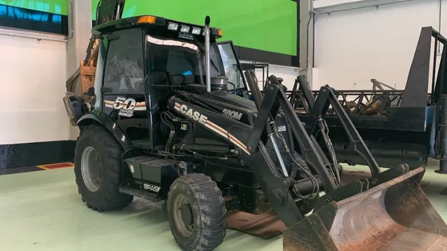 Retroescavadeira Case 580M - 4x4