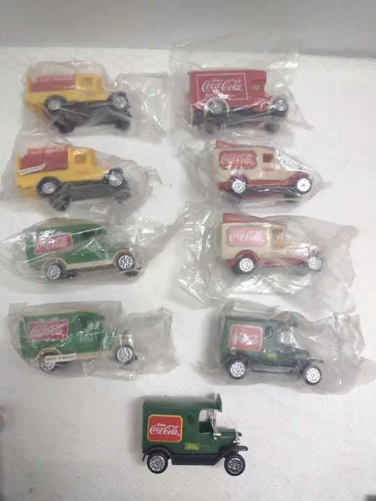 Lote de Caminhões da Coca Cola da década de 90 novos... - Foto 3