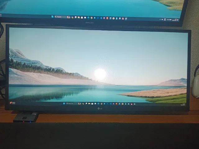 Monitor Samsung 32" 4K UHD 100% DCIP + Monitor LG 29'' Ultrawide - Foto 4