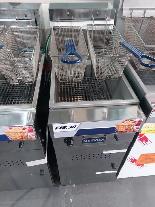 Fritadeira elétrica 30 litros 12000w  alta produção 