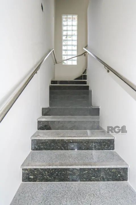 Casa Comercial de 290m² no Bairro Auxiliadora - Porto Alegre, 14 salas, 6 vagas.Esta casa  - Foto 5