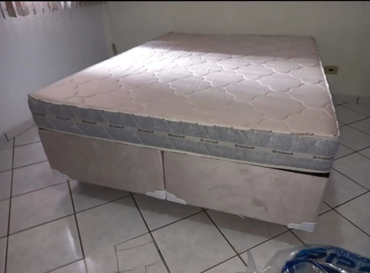 Cama  box  Queen colchão  de espuma 
