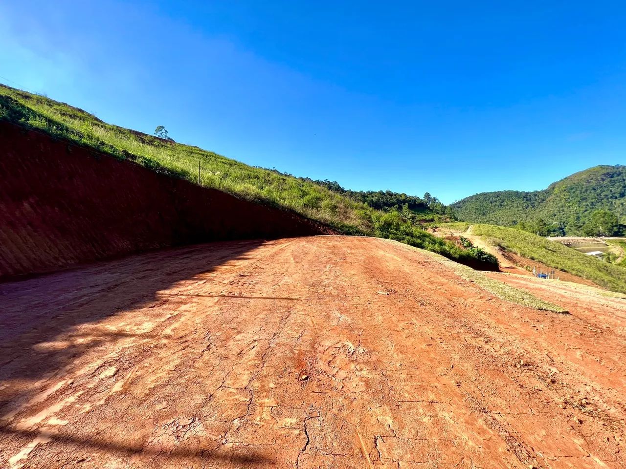 Santa Teresa, lindos terrenos em condominio fechado a 2 km do asfalto - Foto 4