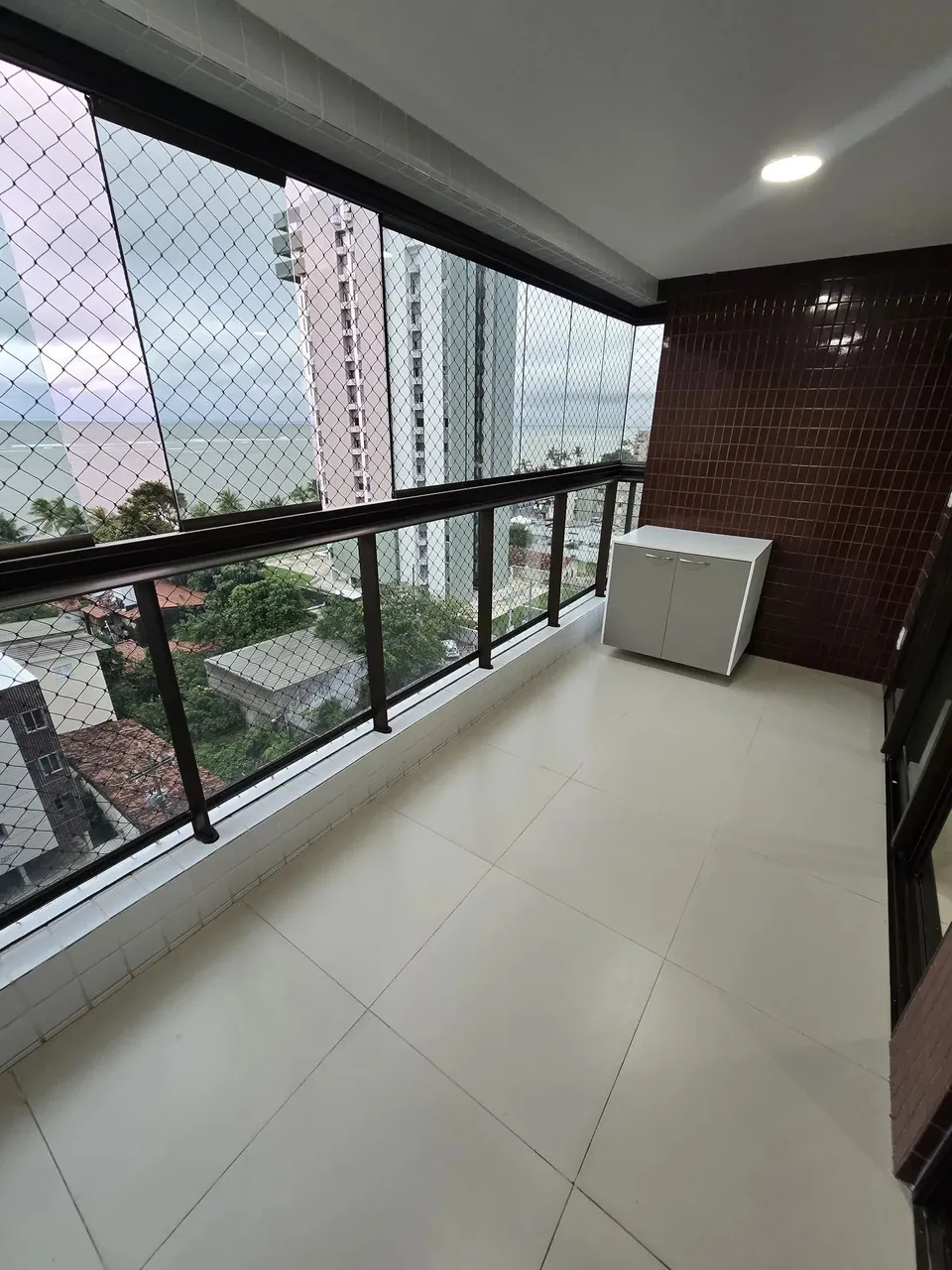 Imóvel para aluguel possui 97 metros quadrados com 3 quartos