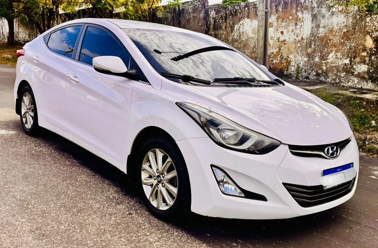 VENDO Hyundai Elantra, ANO 14/15. - Foto 4