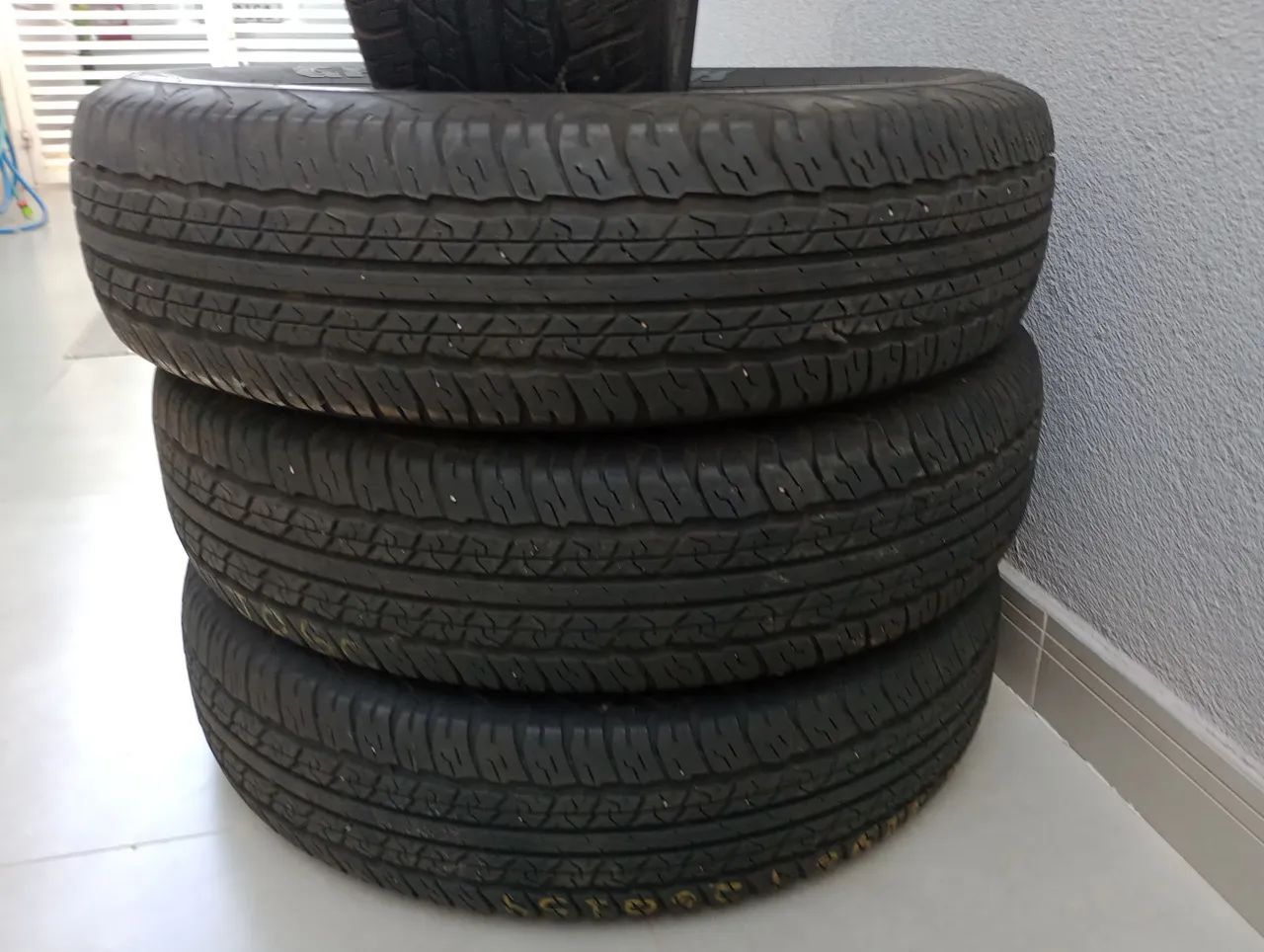 Pneus Dunlop AT20 195 80 15 195/80/15 SUZUKI JIMNY - Foto 2