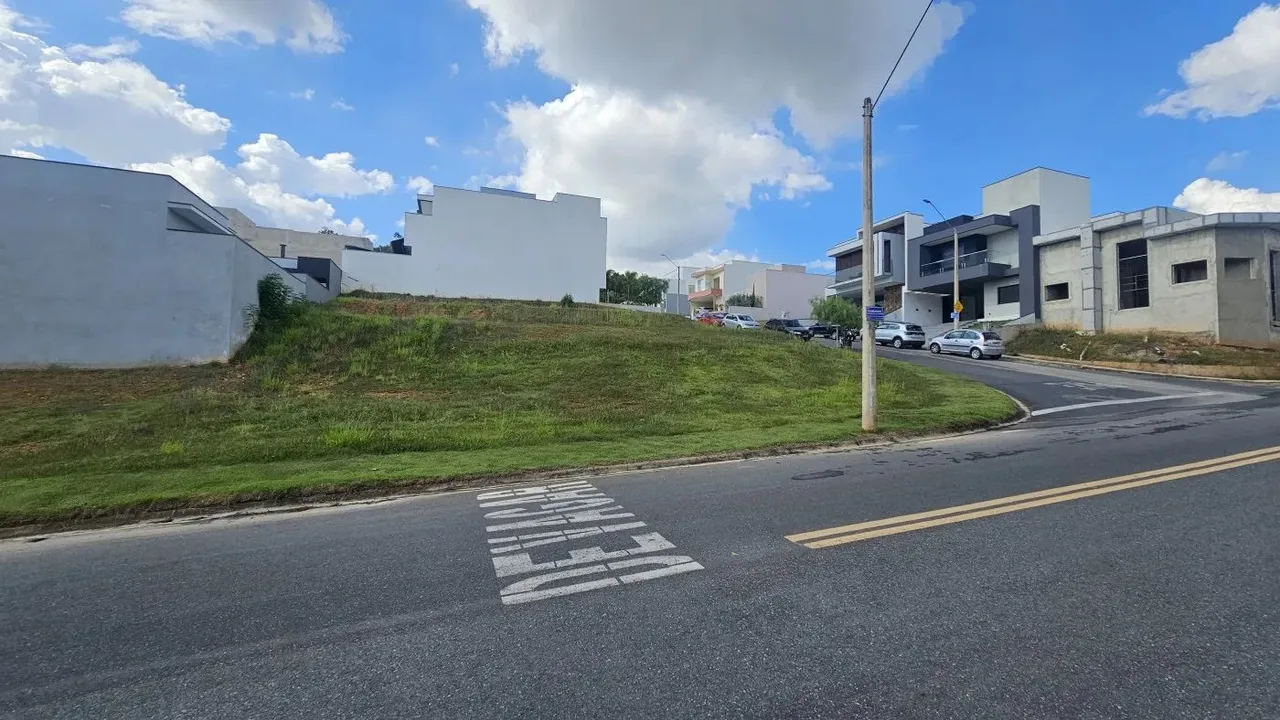 Terreno em Condomínio para Venda em Sorocaba, Morros