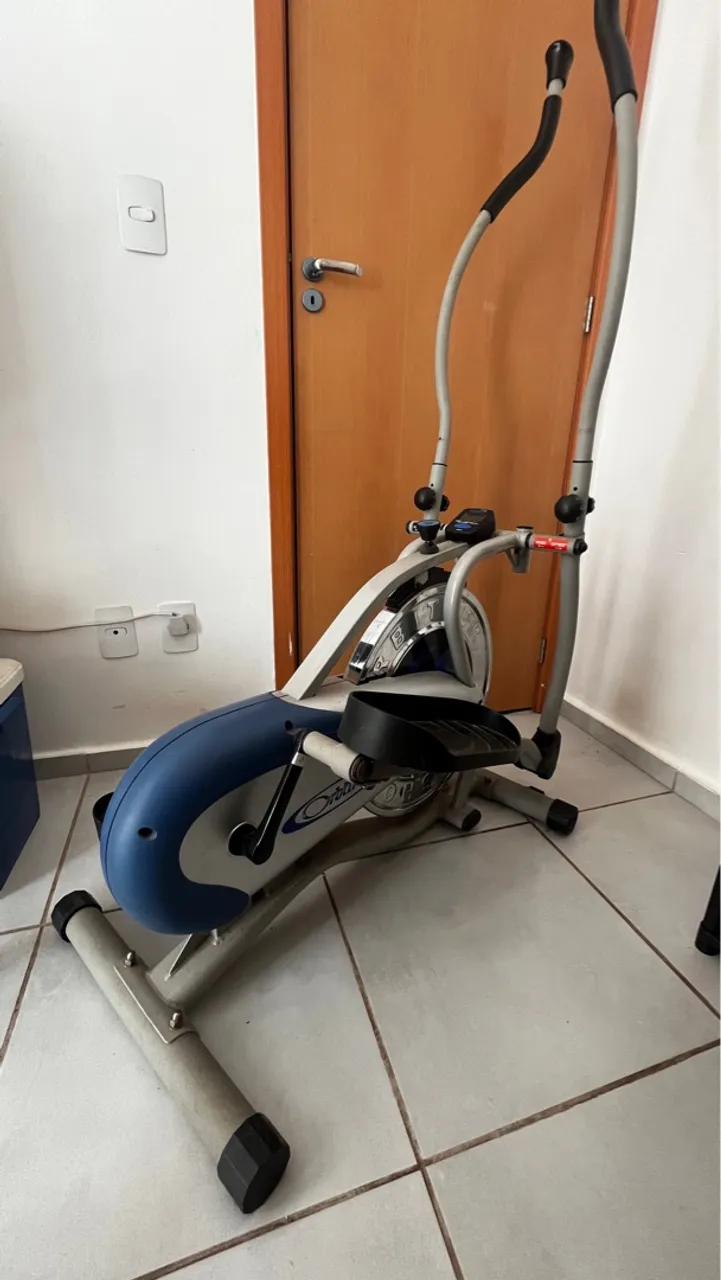 Elíptico Orbit Fit com Monitor Digital