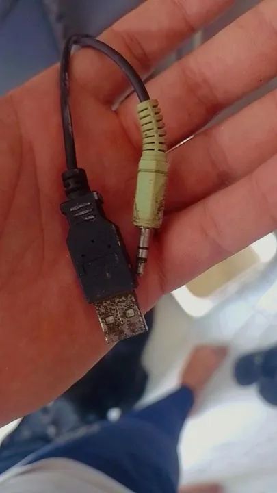 Notebook Dell com alto-falantes - Foto 5