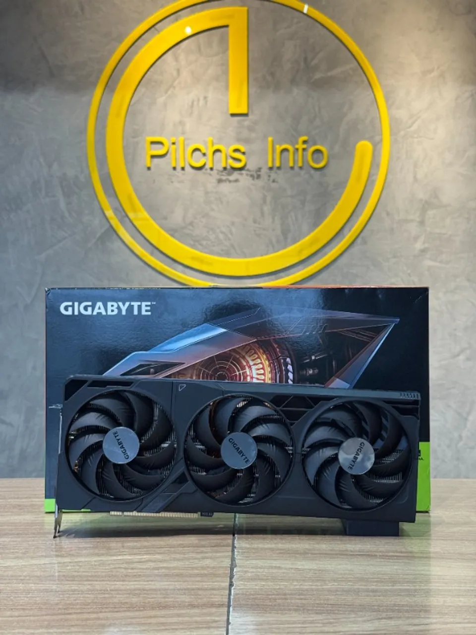 RTX 4080 Super 16GB Gigabyte - Loja física - Garantia