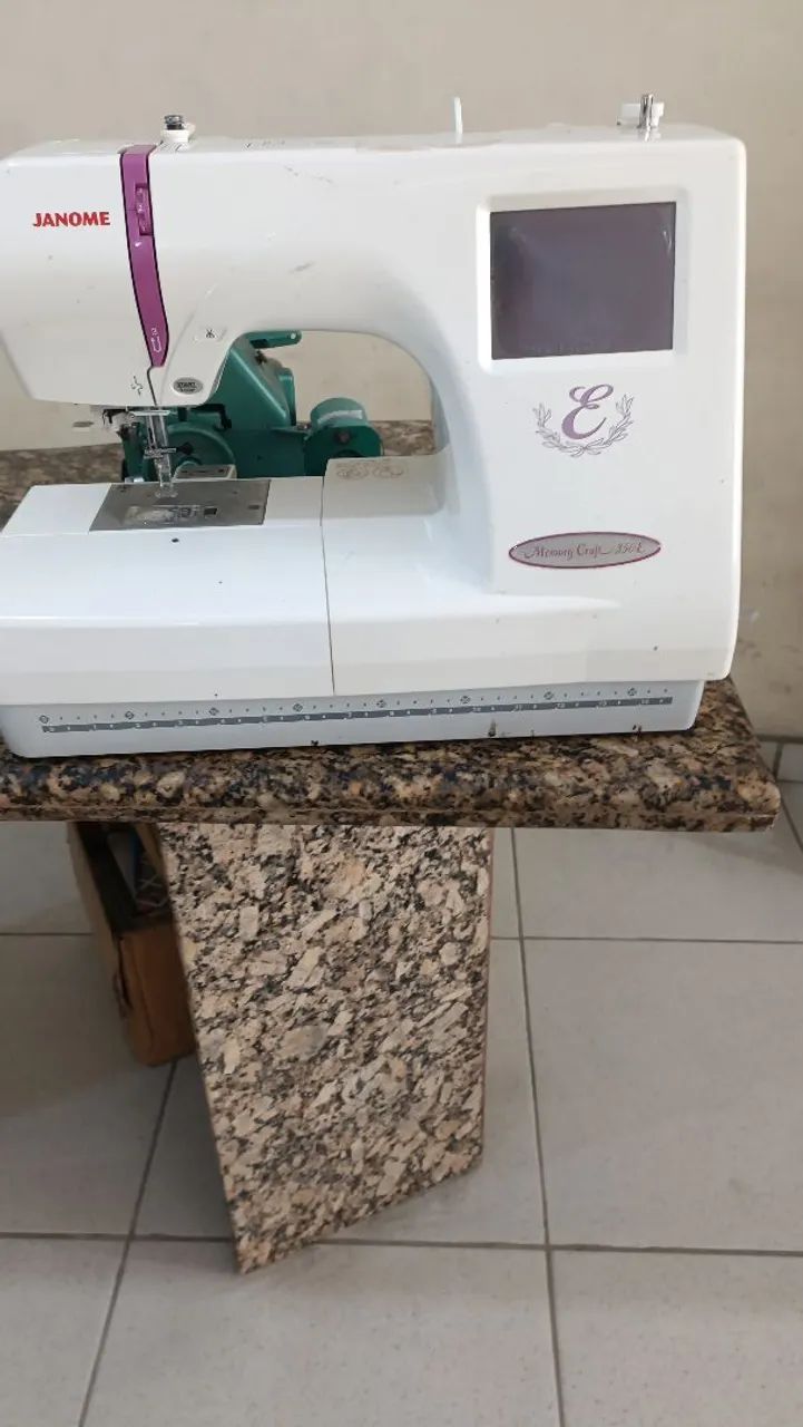 Máquina de bordar Janome 350E