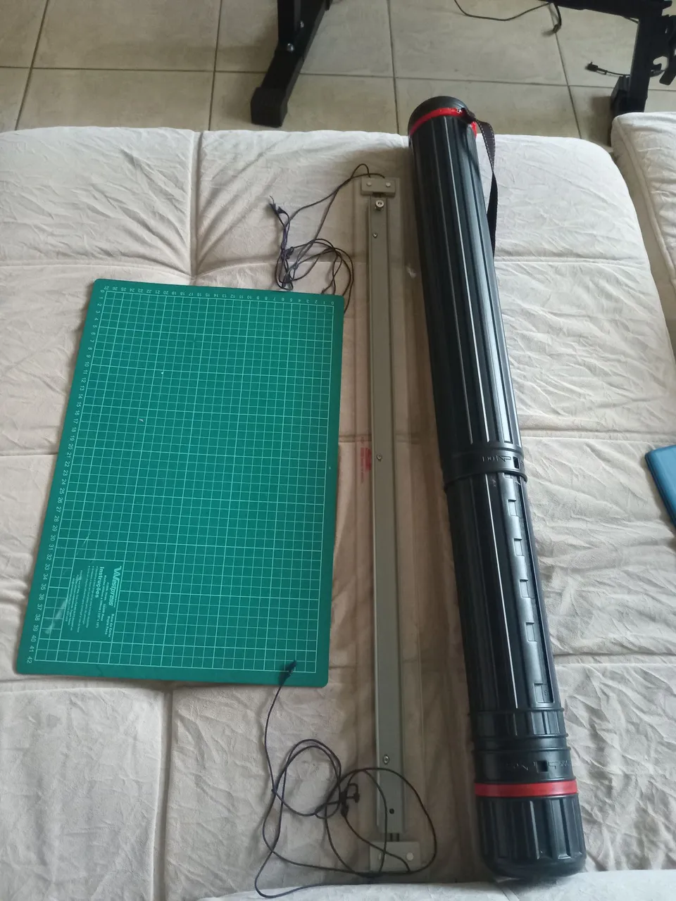 Kit de Desenho: Prancheta, Régua e Tubo para Desenhos