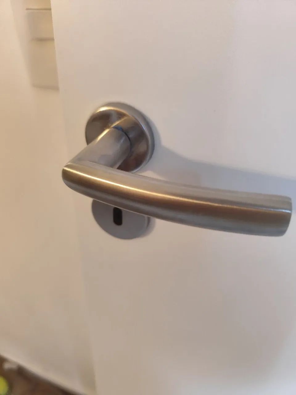 Porta branca com fechadura e dobradiças Rodhen - Foto 5