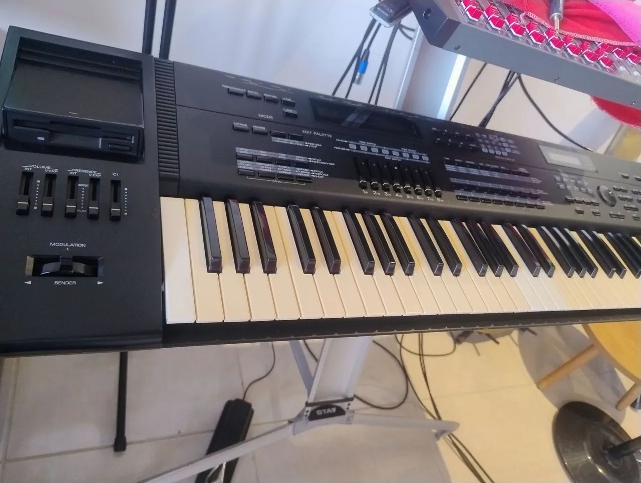 Teclado Roland JV1000 - Foto 3