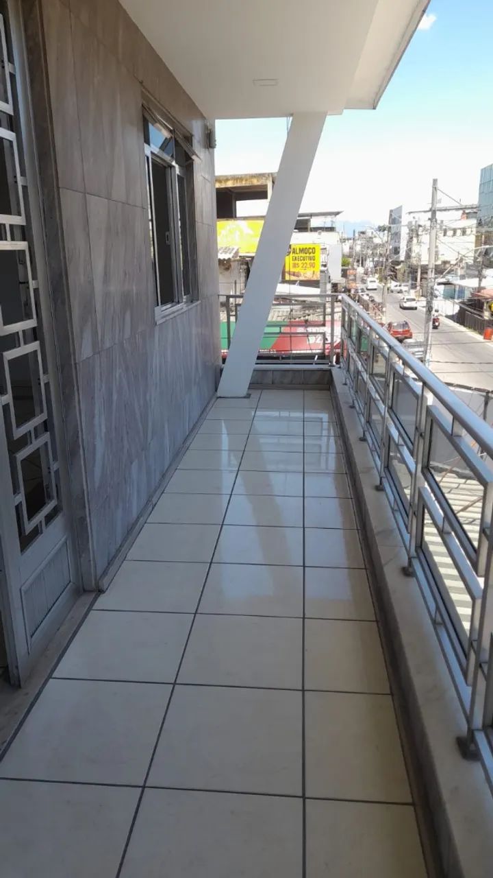 Aluga-se sobrado na Vila São Luís.