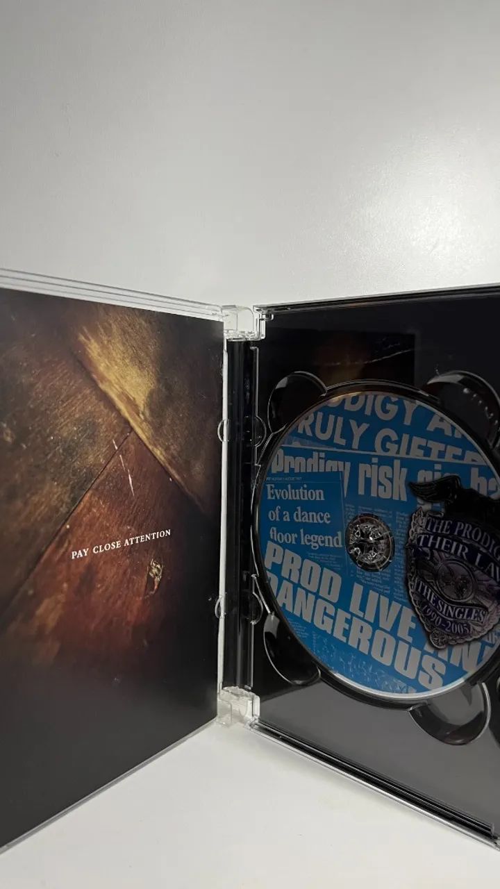 DVD - The Prodigy: Their Law - The Singles 1990-2005 - Foto 2