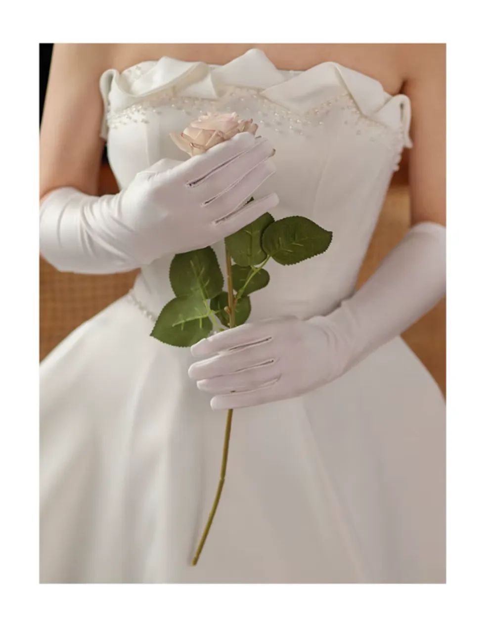 Luva para Noiva - Par de Luva Branca para Casamento - Foto 2