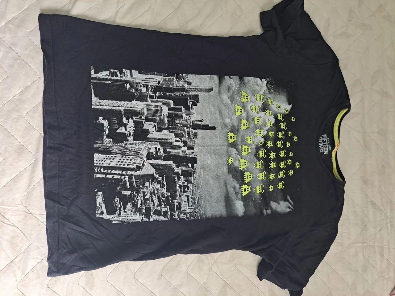 Lote de 8 Camisetas de Super Herói - Tamanho 12 - Foto 2